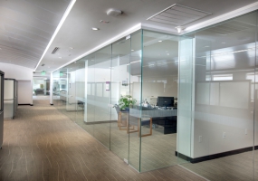 Những mẫu vách ngăn nhôm kính, cửa nhôm xingfa đẹp nhất 2019 cho các văn phòng hiện đại