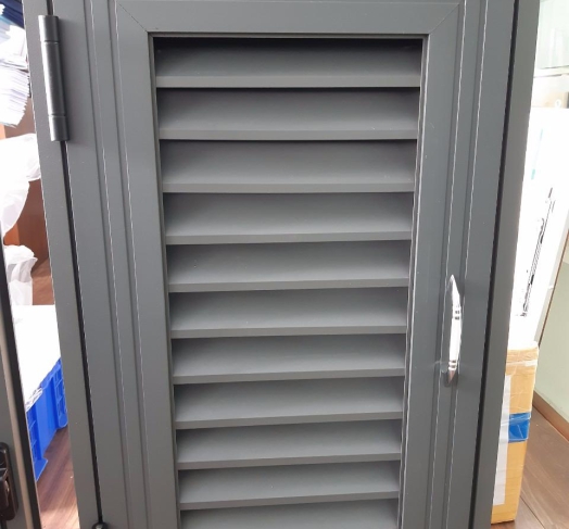CỬA NHÔM LOUVER 